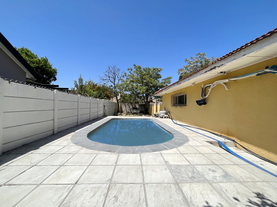 To Let 5 Bedroom Property for Rent in Soneike Western Cape